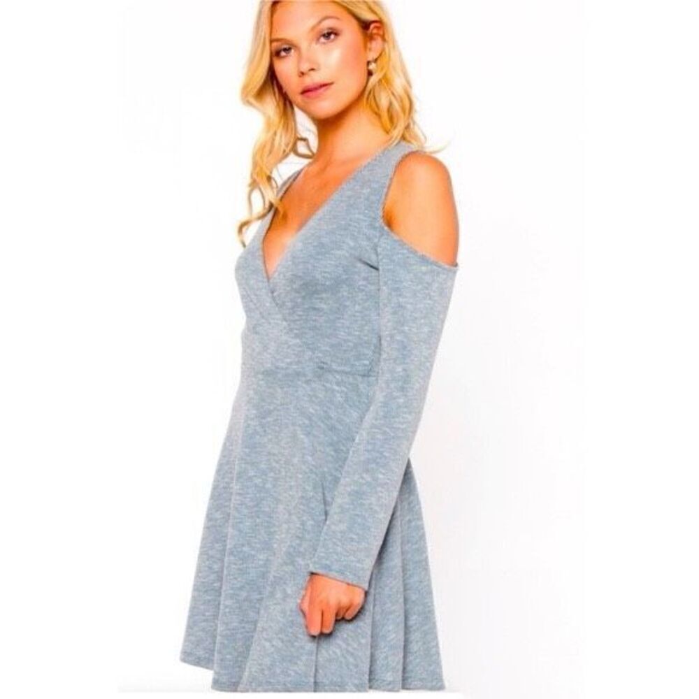 ✨Everly Cold Shoulder Long Sleeve Ribbed Tan Sz Medium Dress✨ - Picture 3 of 7